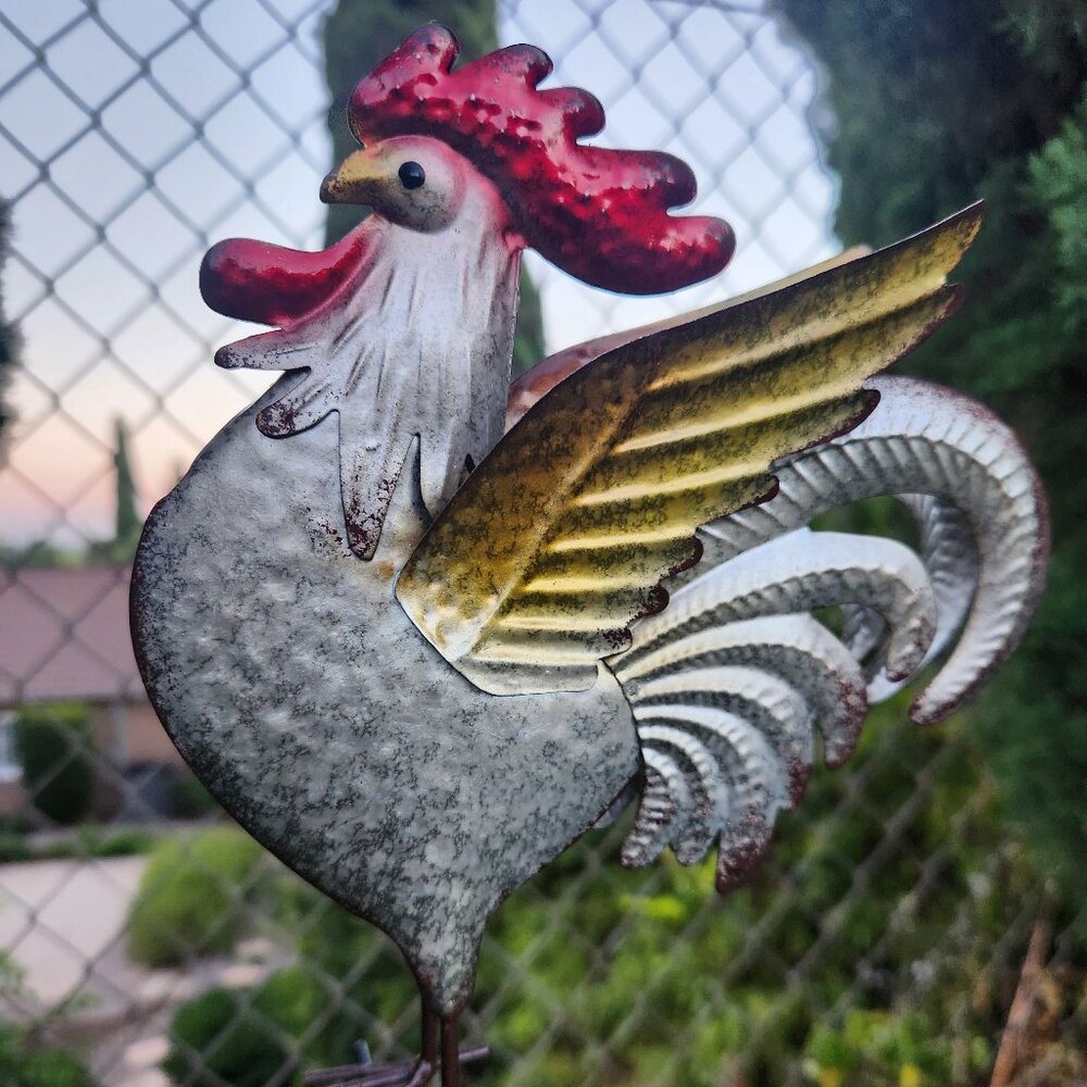 42" H, Farmhouse Animal Rooster - Kinetic Metal Stake Rocking